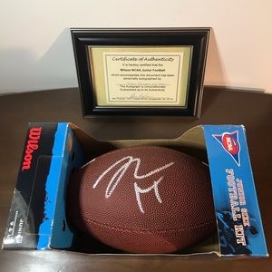 🏈John Parker Wilson Autographed Football + Certificate.Authentic/Ex Condition